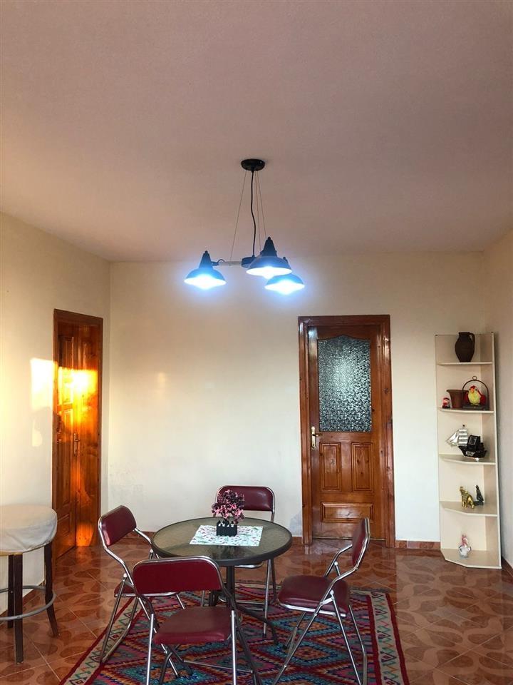 Shtepi me qera Korce