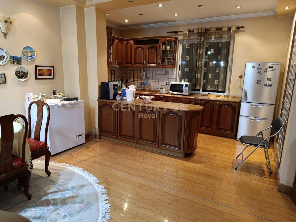 Qira Apartament 2+1+2 Sheshi Willson 1100 € 170 m2