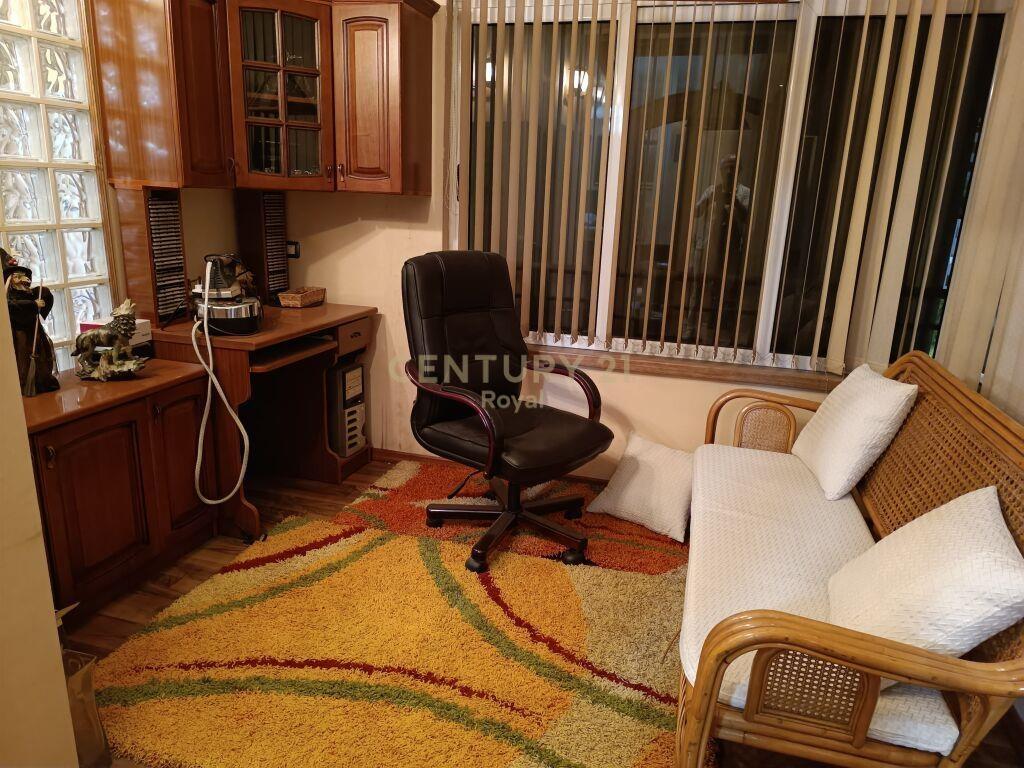 Qira Apartament 2+1+2 Sheshi Willson 1100 € 170 m2