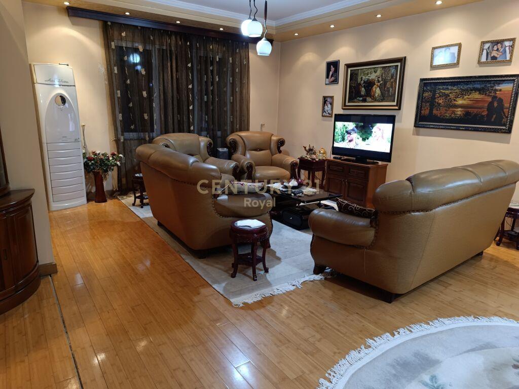 Qira Apartament 2+1+2 Sheshi Willson 1100 € 170 m2