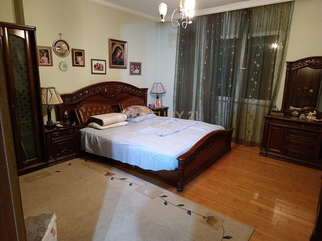 Qira Apartament 2+1+2 Sheshi Willson 1100 € 170 m2