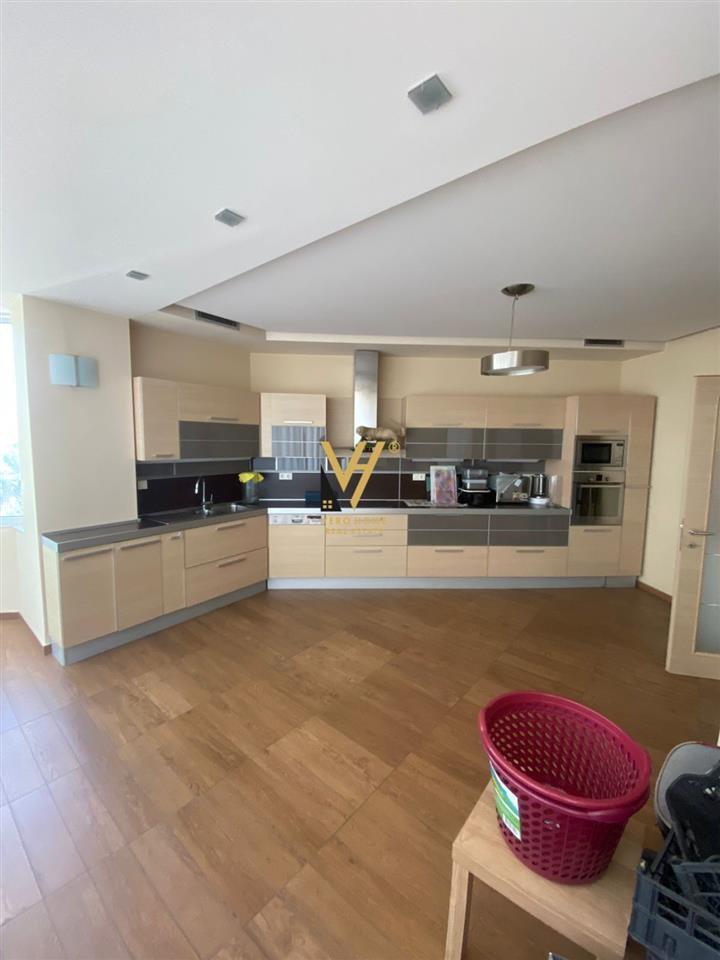 ZYRE NE BLLOK 1.300 EURO