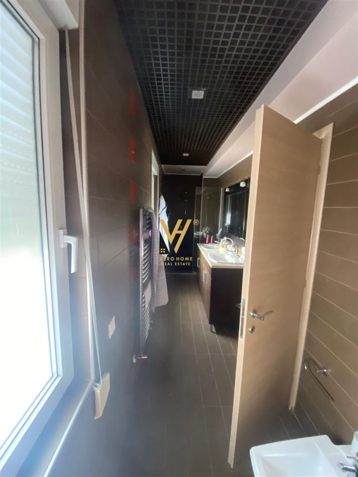 ZYRE NE BLLOK 1.300 EURO