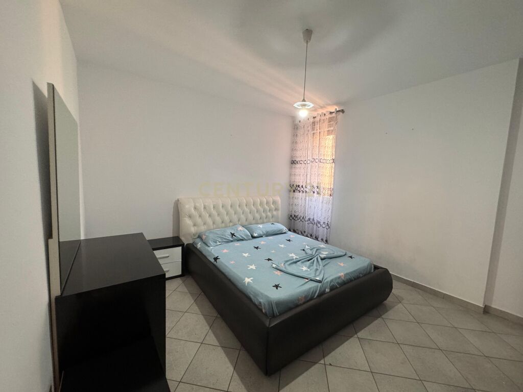 Apartament 2+1 për Qira në Ish Rajoni I Policisë,