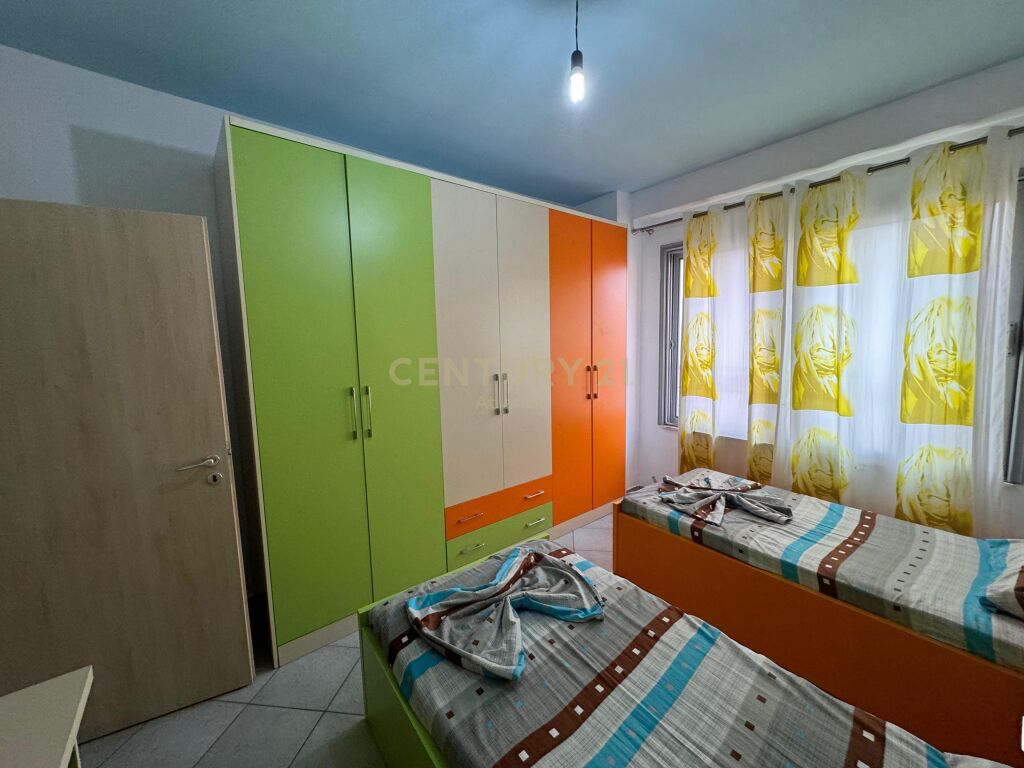 Apartament 2+1 për Qira në Ish Rajoni I Policisë,