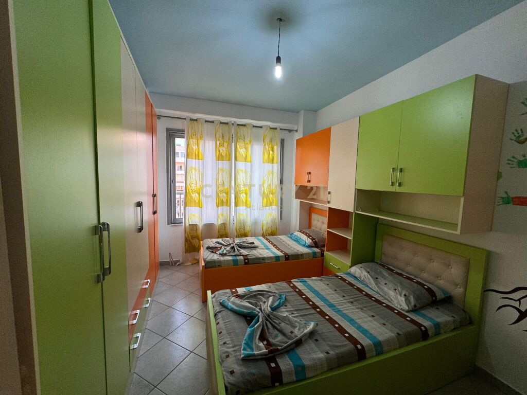 Apartament 2+1 për Qira në Ish Rajoni I Policisë,