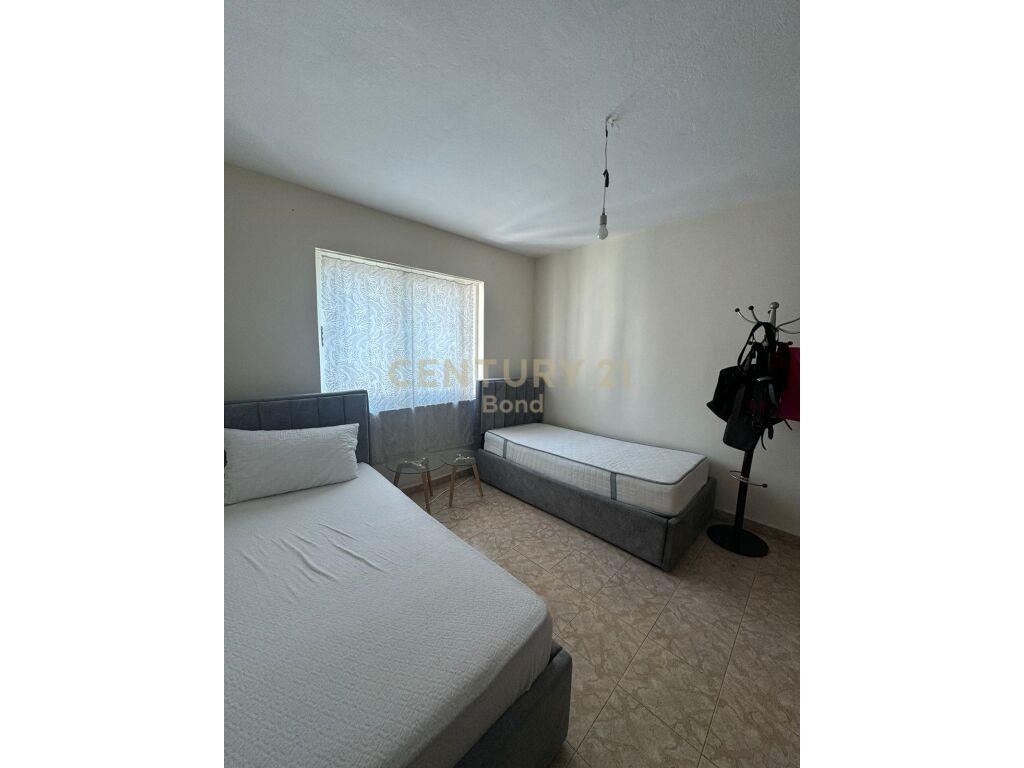 Apartament 2+1 per shitje te Ali Demi