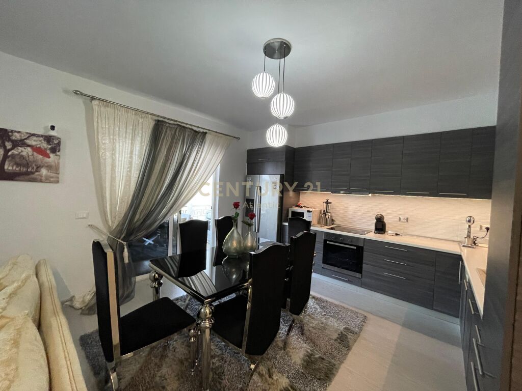 SHITET APARTAMENT 2+1+2T+3 BALLKONETE SHKEMBI KAVA