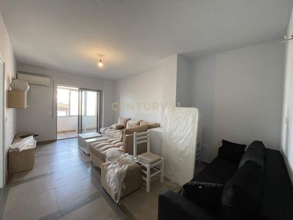 SHITET APARTAMENT 1+1 PRANE STADIUMIT, DURRES!