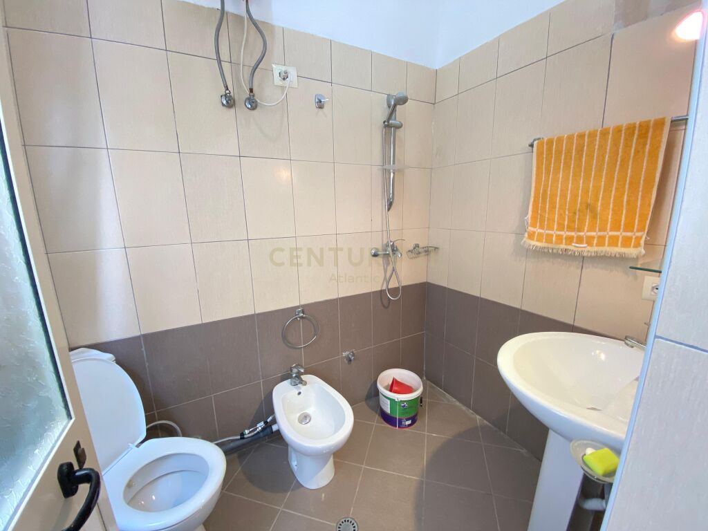 APARTAMENT 1+1 PER SHITJE NE SHKEMBIN E KAVAJES !