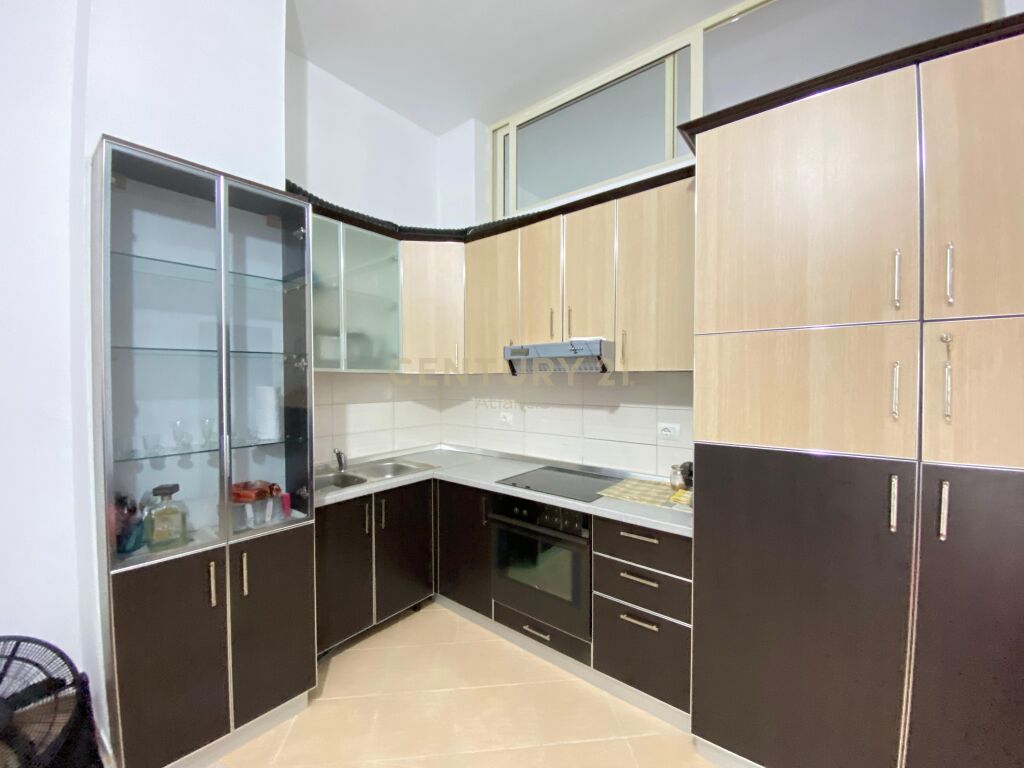 APARTAMENT 1+1 PER SHITJE NE SHKEMBIN E KAVAJES !