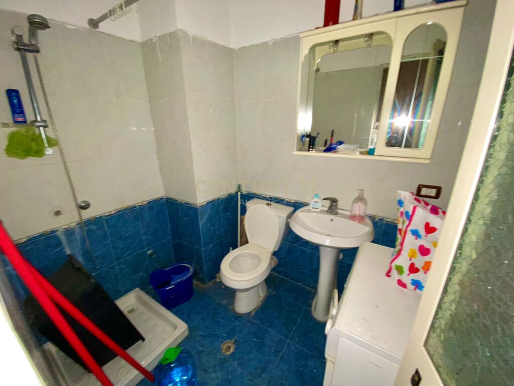 SHITET APARTAMENT 2+1+2T PRAN STADIUMIT / DURRES !