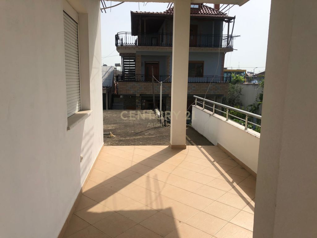 SHITET APARTAMENT 2+1 TEK LAGJA 15 DURRES!