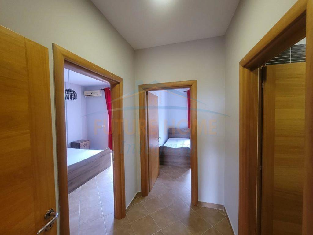 Jepet me qera Apartament 2+1+2 Poste Parkimi, Fresk, Tiranë.