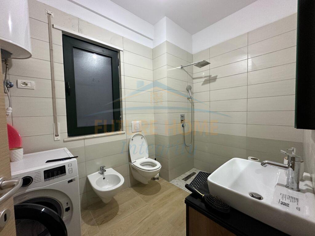 Jepet per qera apartament 2+1+2+post parkimi unaza e re