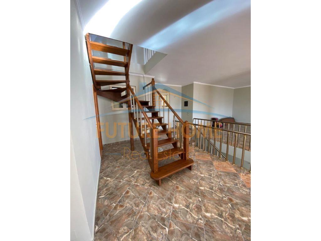 Shitet, Vilë, Kodra E Priftit, Tiranë. 430,000 €