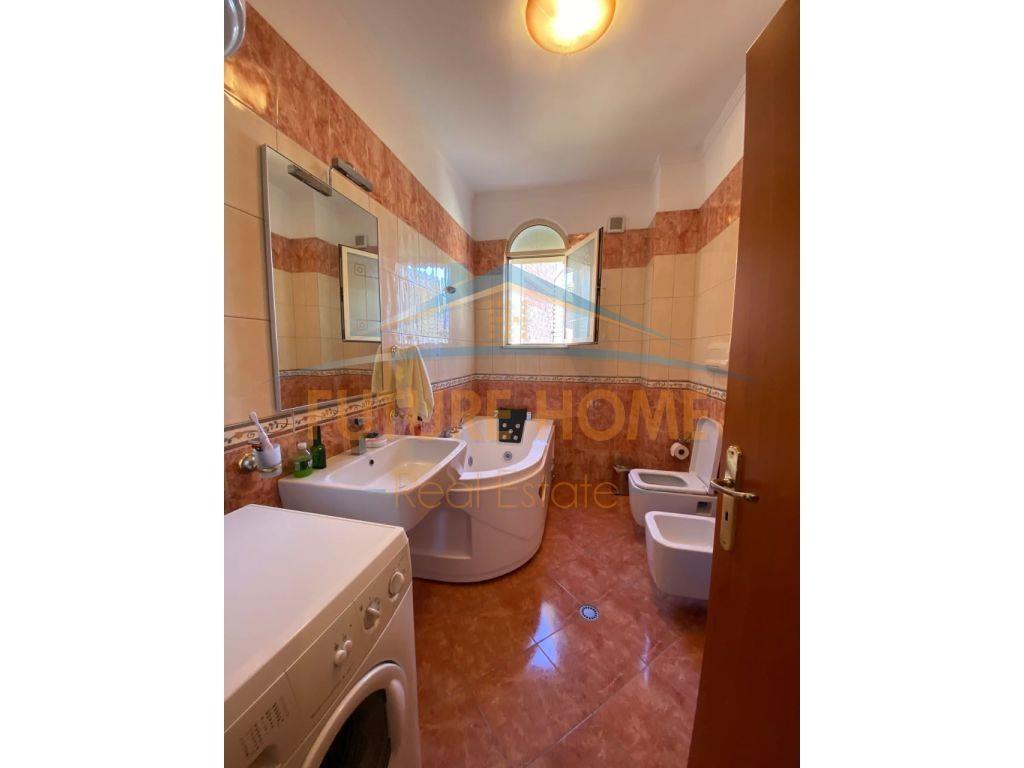 Shitet, Vilë, Kodra E Priftit, Tiranë. 430,000 €