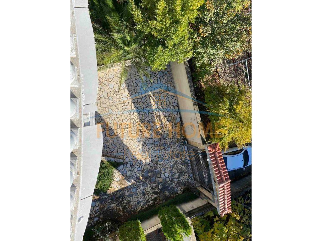 Shitet, Vilë, Kodra E Priftit, Tiranë. 430,000 €