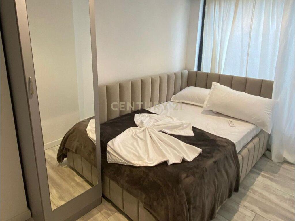 Myslym Shyri jepet me qira duplex 2+1