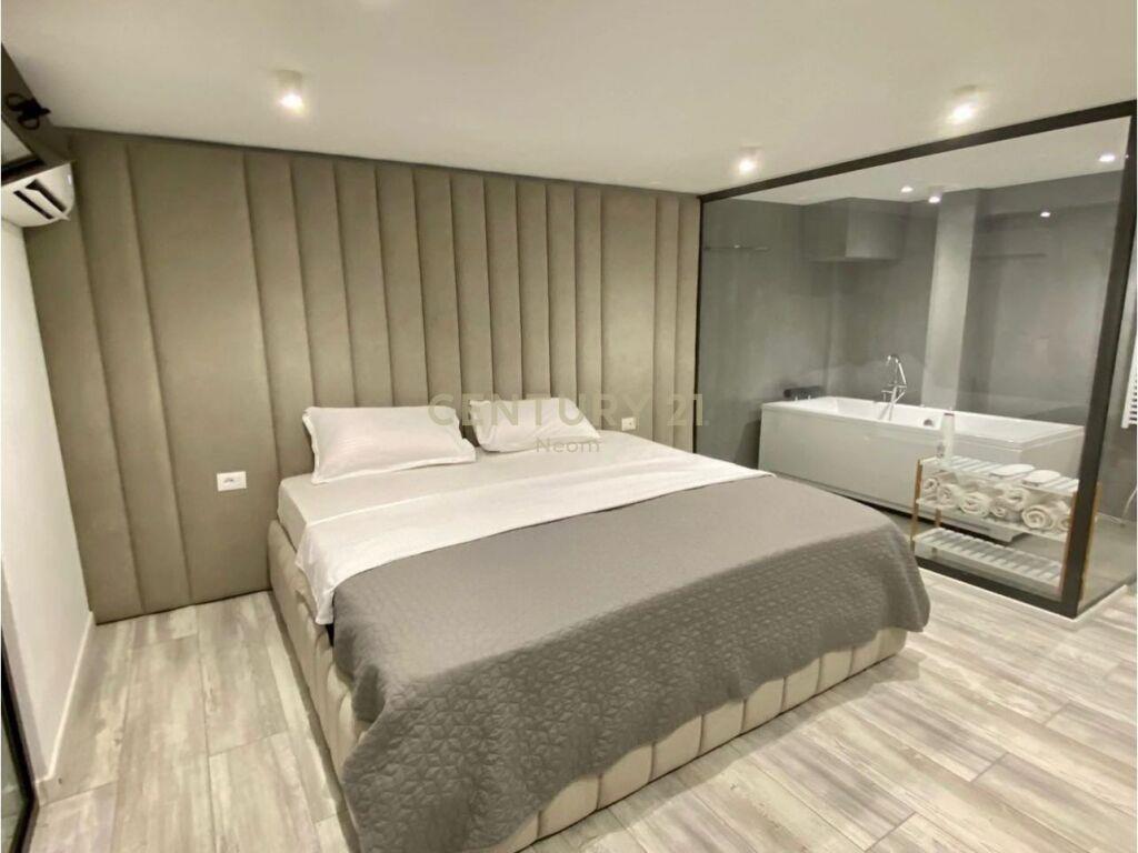 Myslym Shyri jepet me qira duplex 2+1