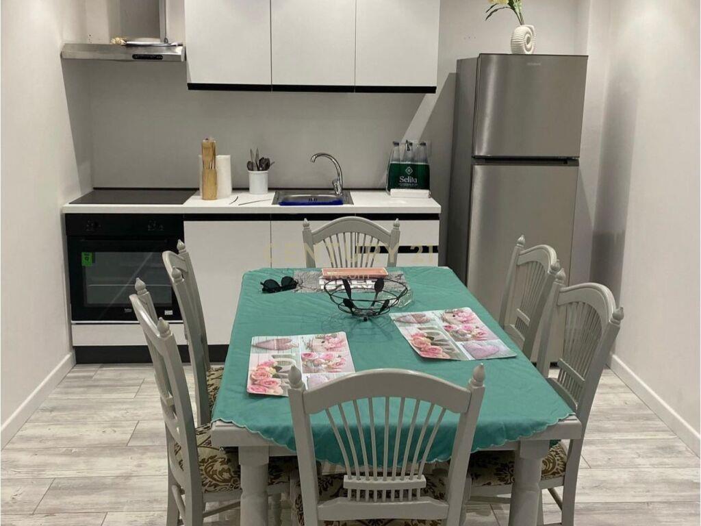 Myslym Shyri jepet me qira duplex 2+1