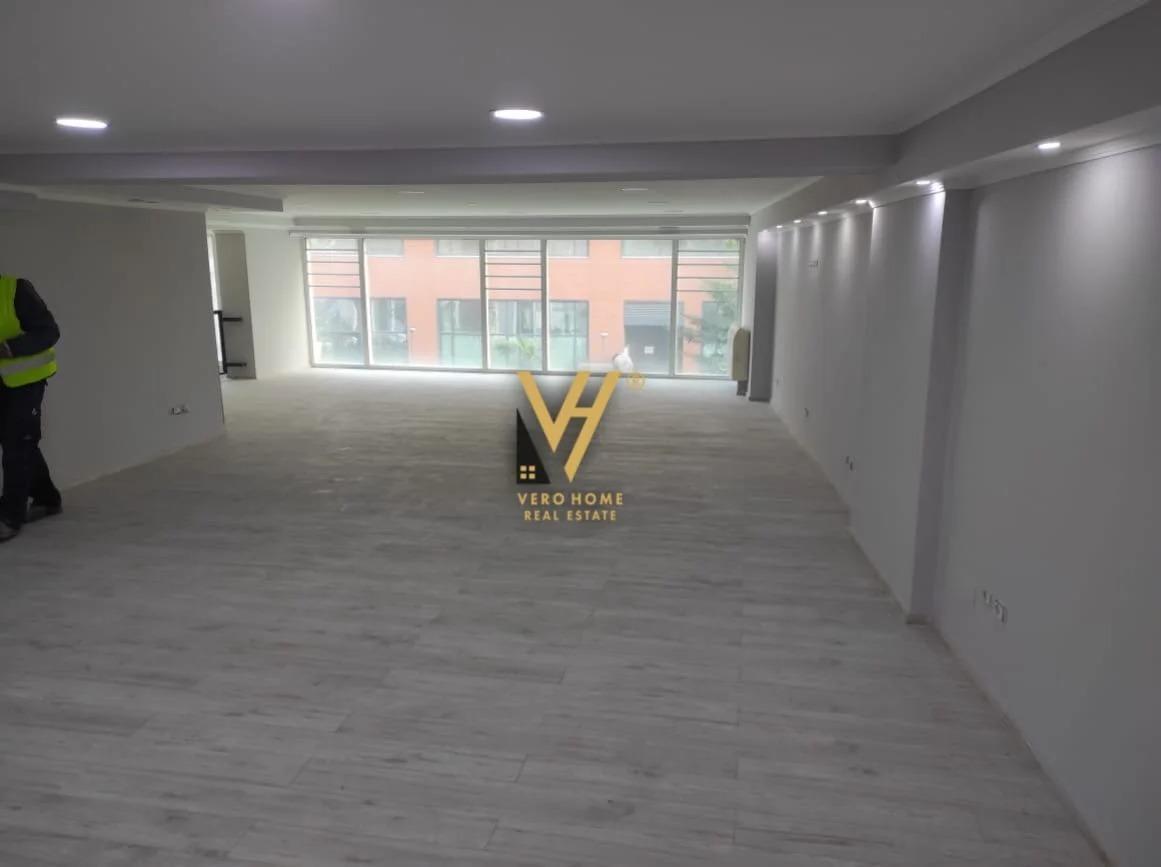 2+1 RRUGA HOXHA TAHSIM 1.000 EURO