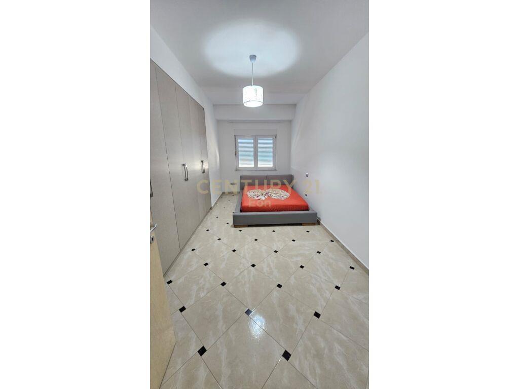 SHITET APARTAMENT ME PAMJE DETI +GARAZHD NE PLAZH!