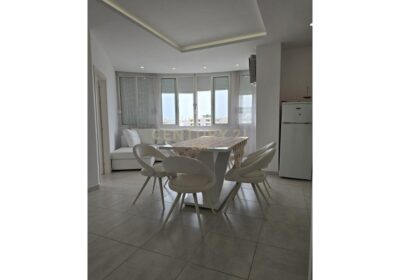 Shitet Apartament i Mobiluar 2+1 në Plazhin e Durrësit