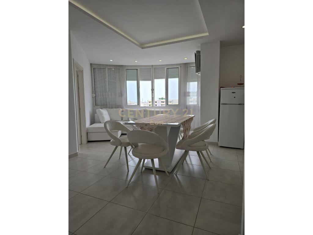 Shitet Apartament i Mobiluar 2+1 në Plazhin e Durrësit