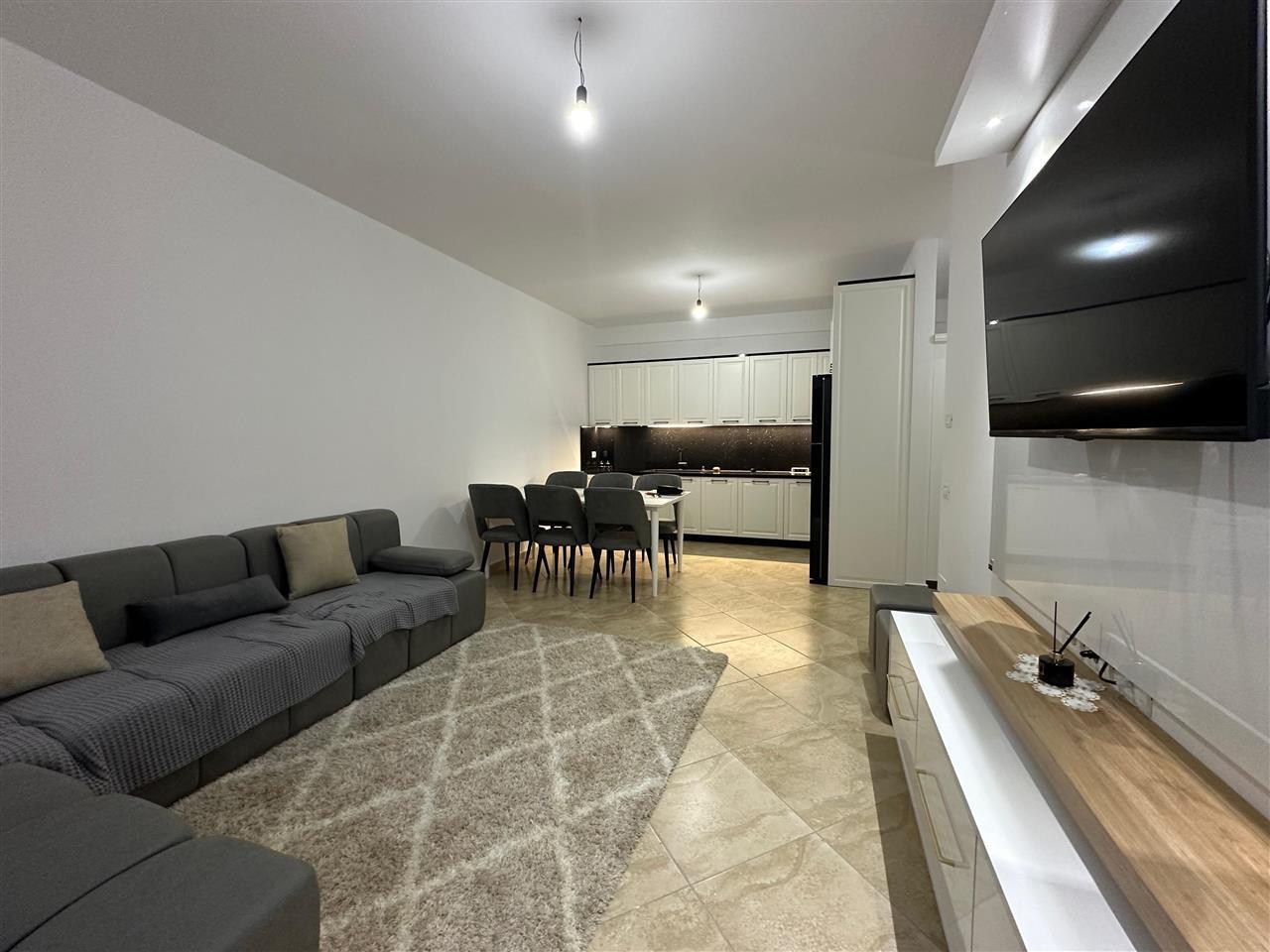 JEPET ME QERA 2+1+POST PARKIMI ASTIR