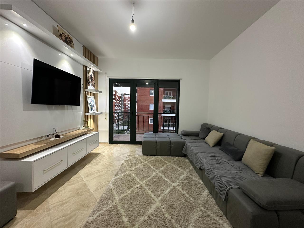 JEPET ME QERA 2+1+POST PARKIMI ASTIR