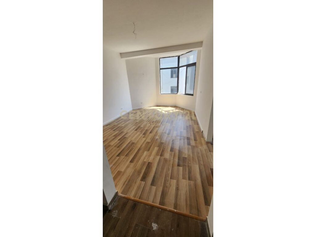 Apartament 1+1 Për Shitje Pranë Plazhit, Stacioni