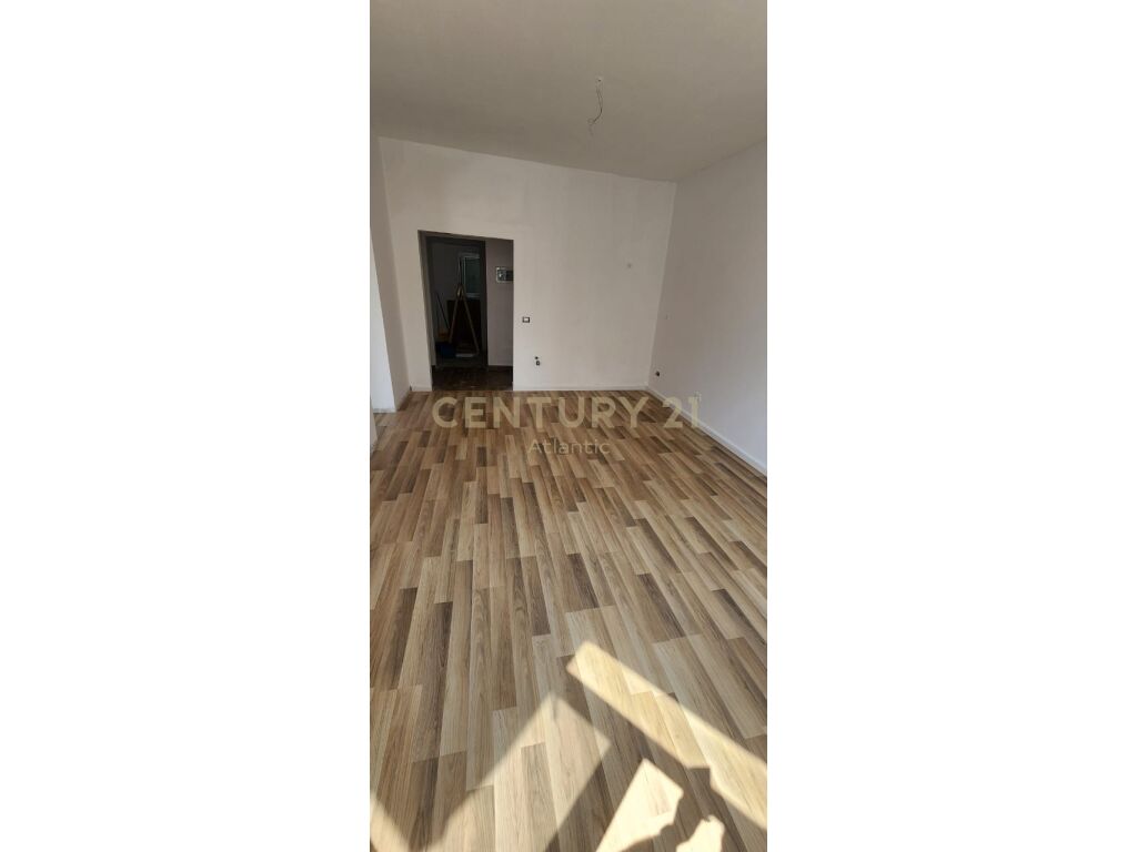 Apartament 1+1 Për Shitje Pranë Plazhit, Stacioni