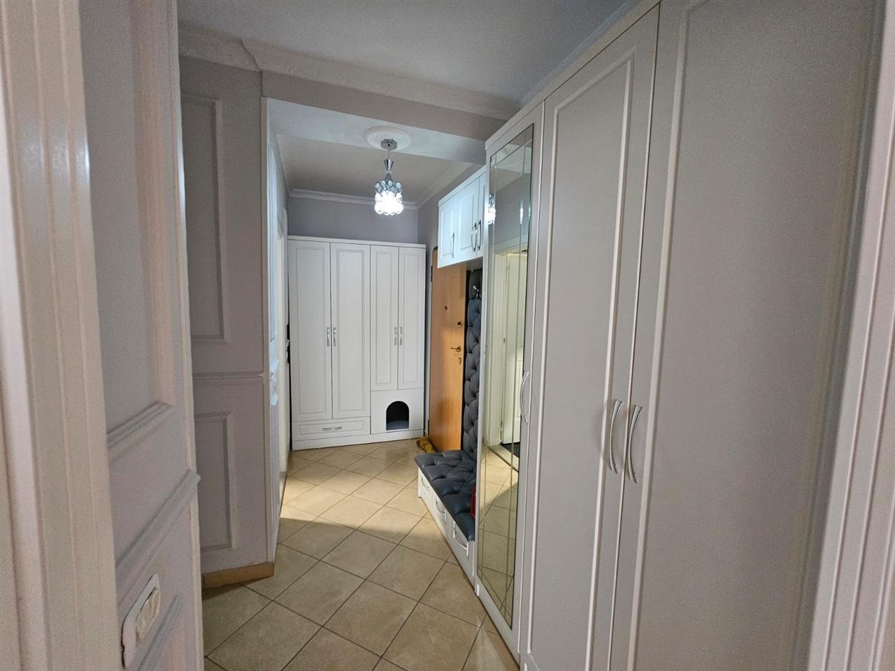 Shitet apartment ne Plazh, Hekurudha.