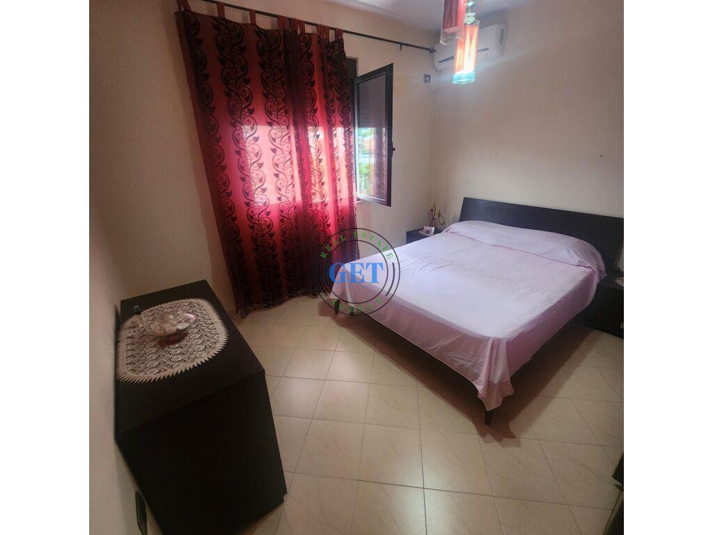 Shitet, Vile Private 4 Kateshe, Muzeumi, Durres