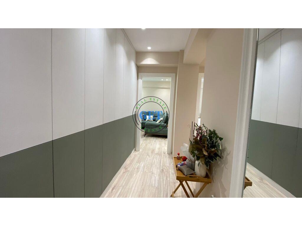 Shitet, Apartament 2+1, Rruga e Portit, Durres.