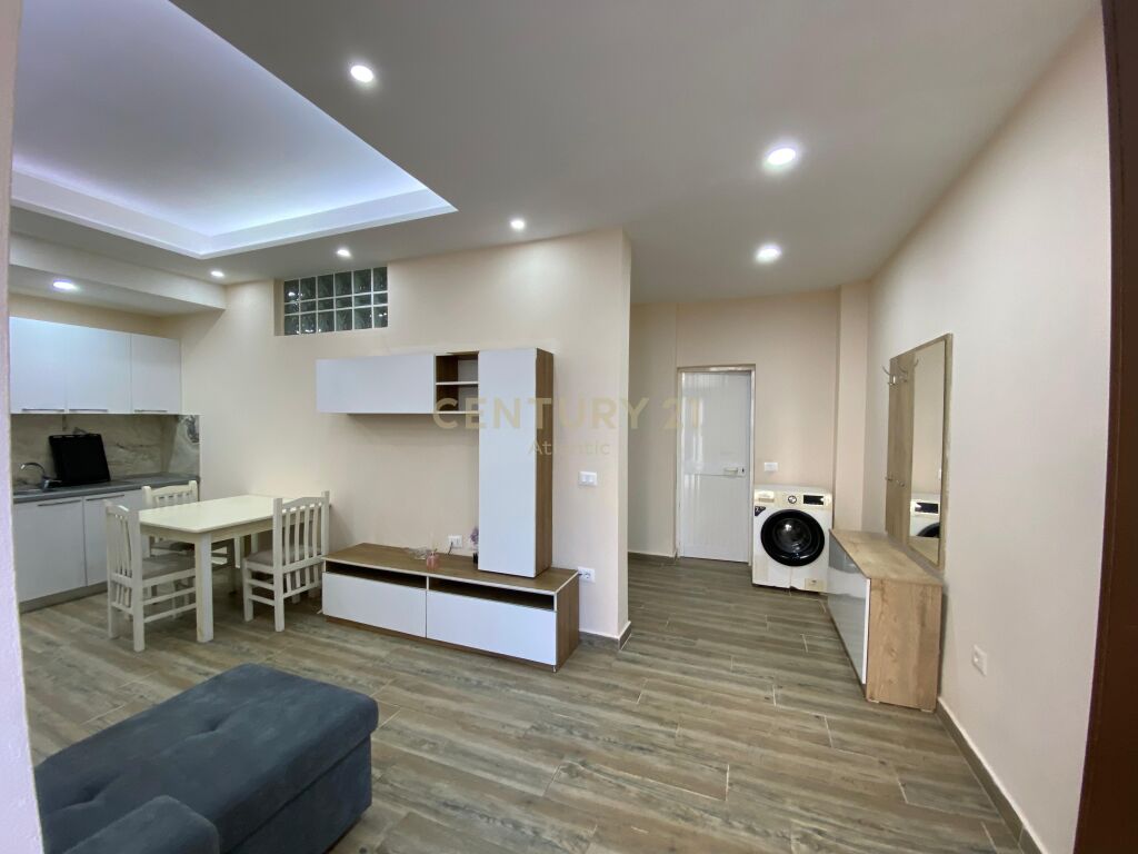 SHITET APARTAMENT NE QENDER PRANE MUZEUMIT!