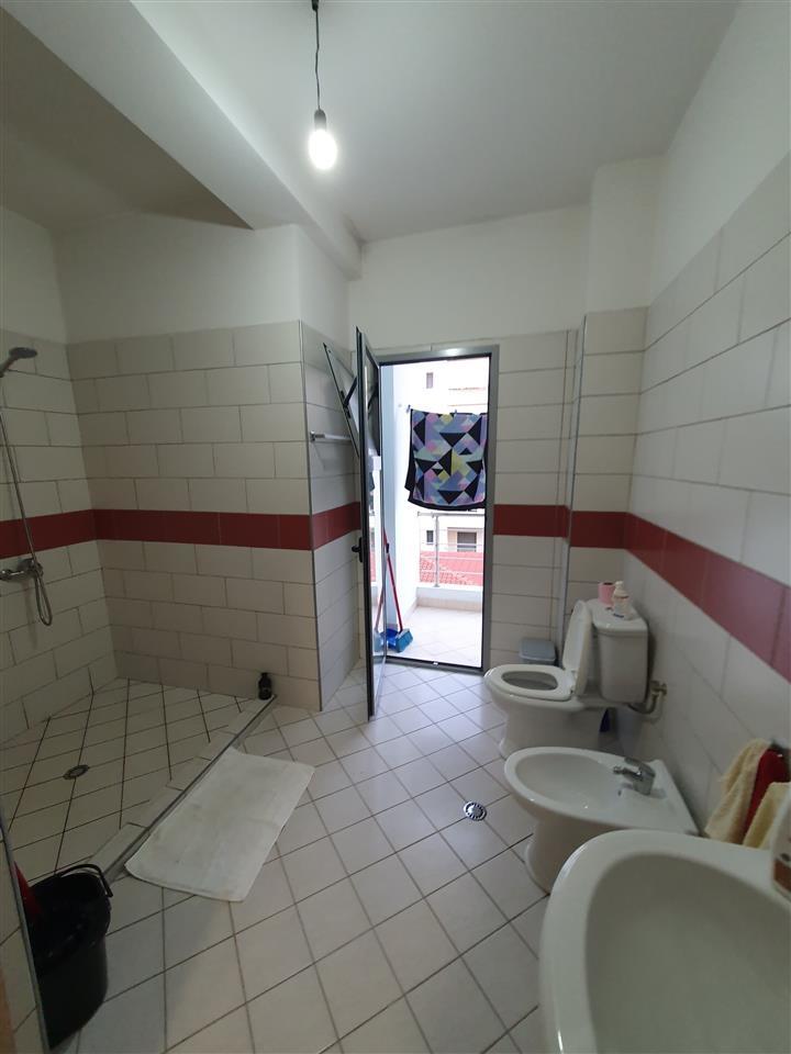 JEPET APARTAMENT 2+1+2 ME QIRA TEK RRUGA E ÇIPAJVE, VLORE!