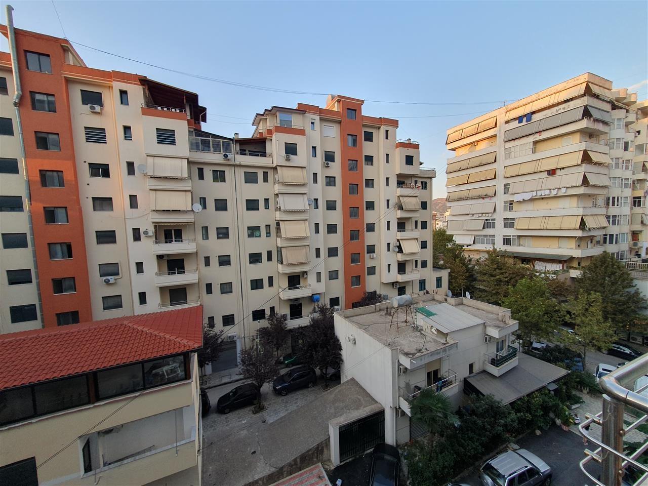JEPET APARTAMENT 2+1+2 ME QIRA TEK RRUGA E ÇIPAJVE, VLORE!
