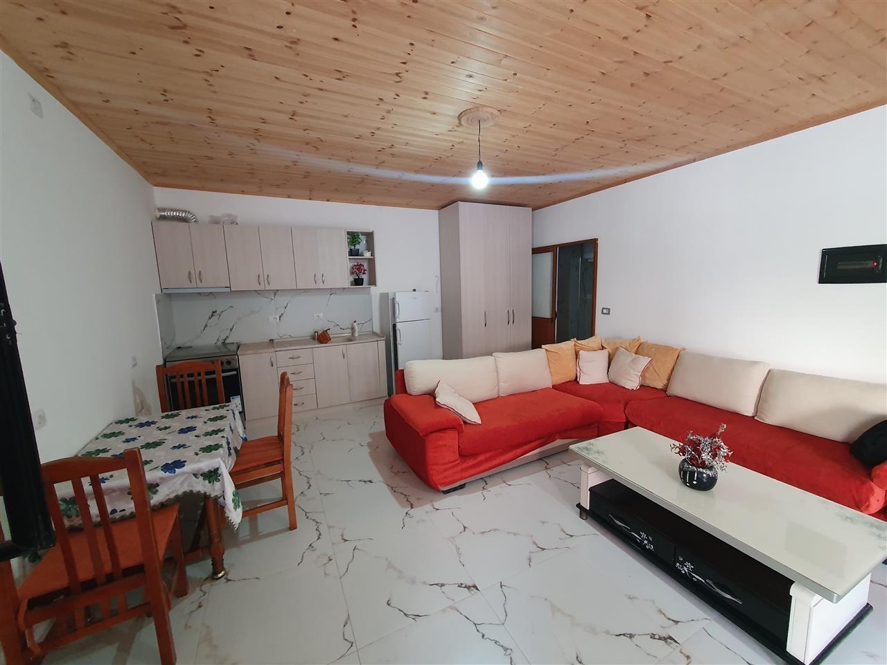 JEPET GARSONIERE ME QIRA PRANE RRUGES SE CIPAJVE, VLORE !