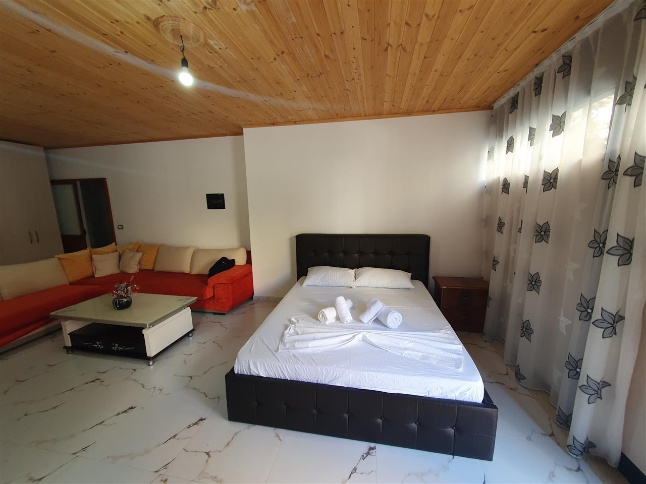 JEPET GARSONIERE ME QIRA PRANE RRUGES SE CIPAJVE, VLORE !