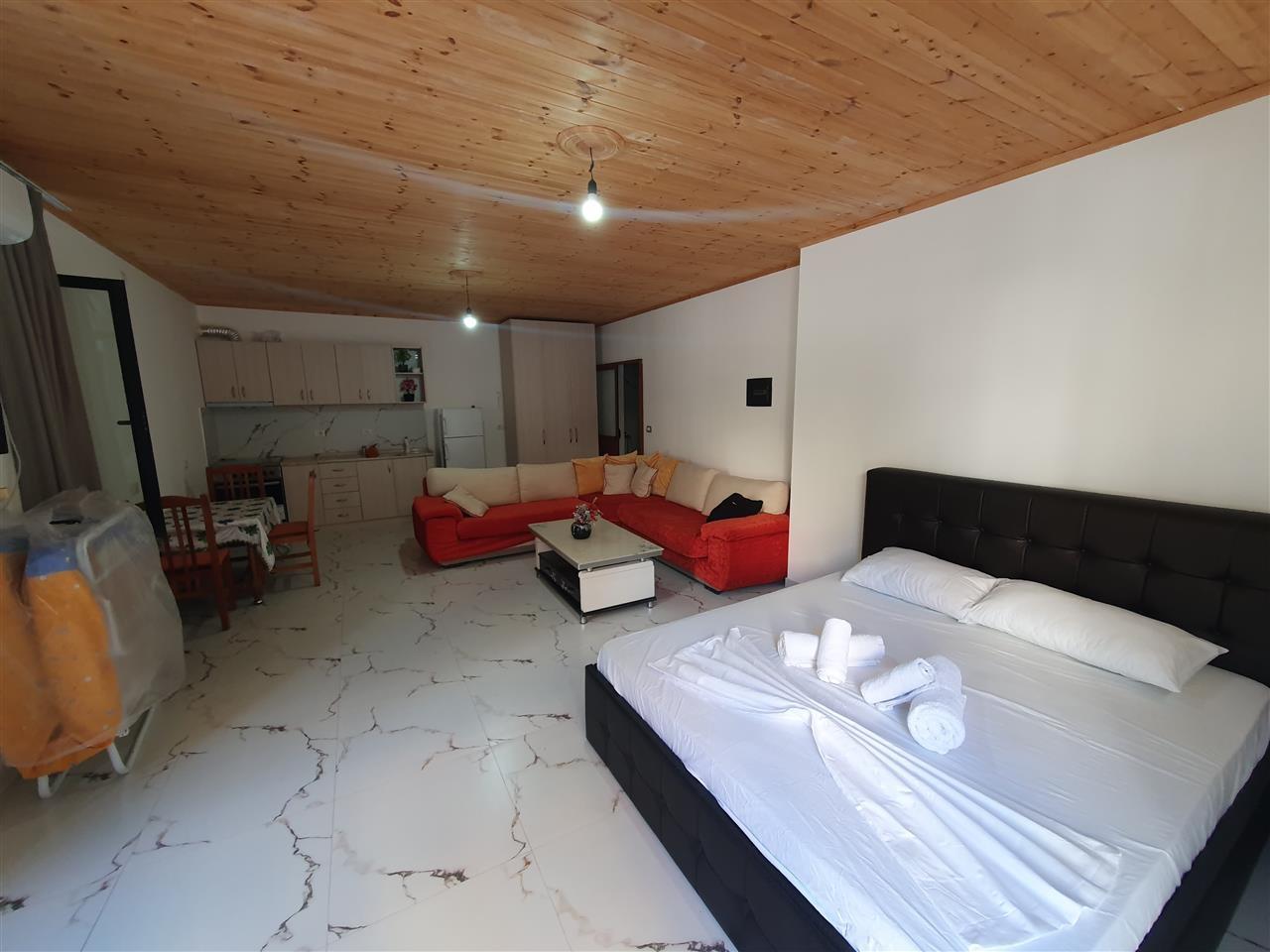 JEPET GARSONIERE ME QIRA PRANE RRUGES SE CIPAJVE, VLORE !