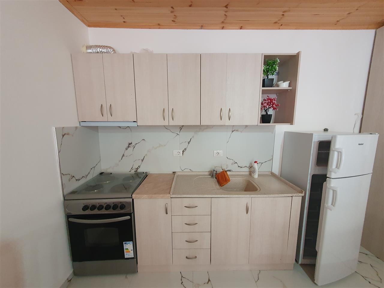 JEPET GARSONIERE ME QIRA PRANE RRUGES SE CIPAJVE, VLORE !