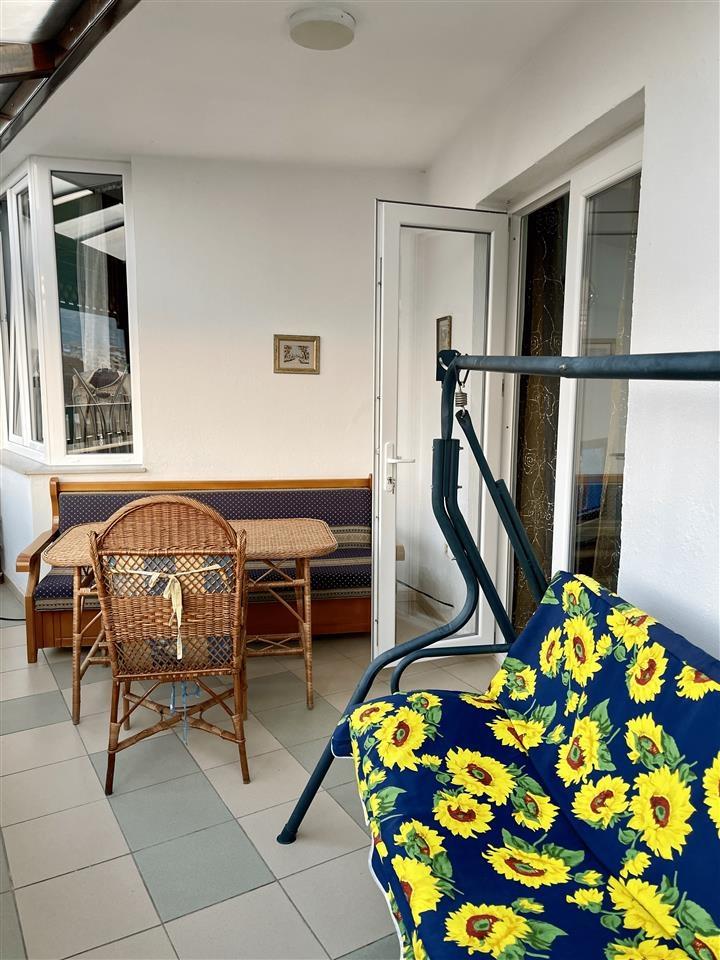 APARTAMENT 1+1 ME QERA NE POGRADEC, I KOMPLETUAR