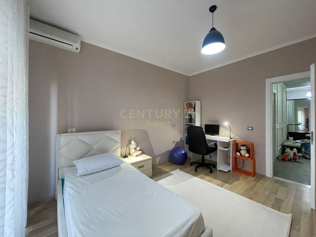 Qira Apartament 2+1+2+Dy Ballkone | Rruga e Kavajes 1000 €