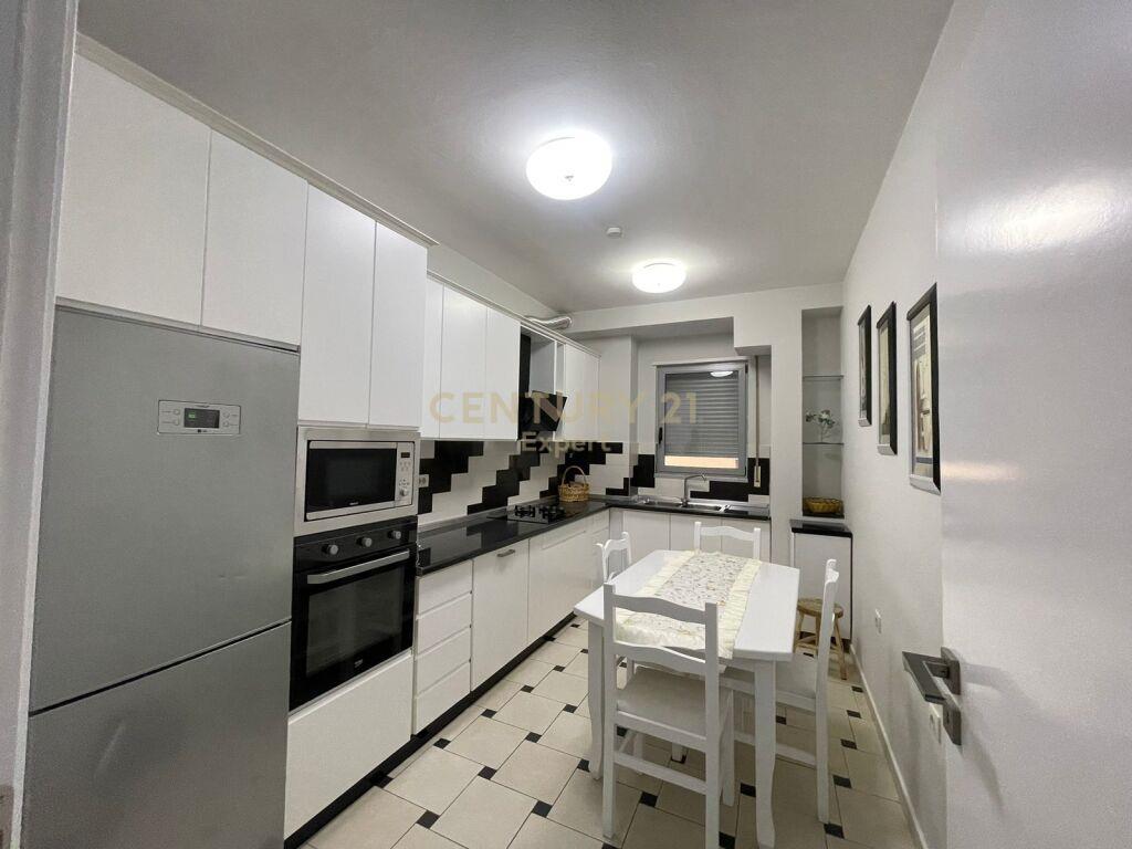 Qira Apartament 2+1+2+Dy Ballkone | Rruga e Kavajes 1000 €