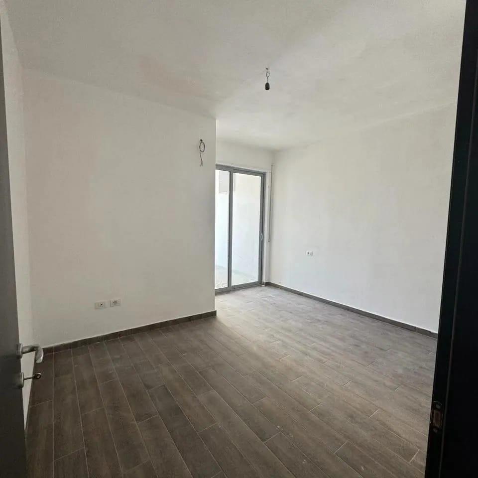 shitet apartament hotel grint golem