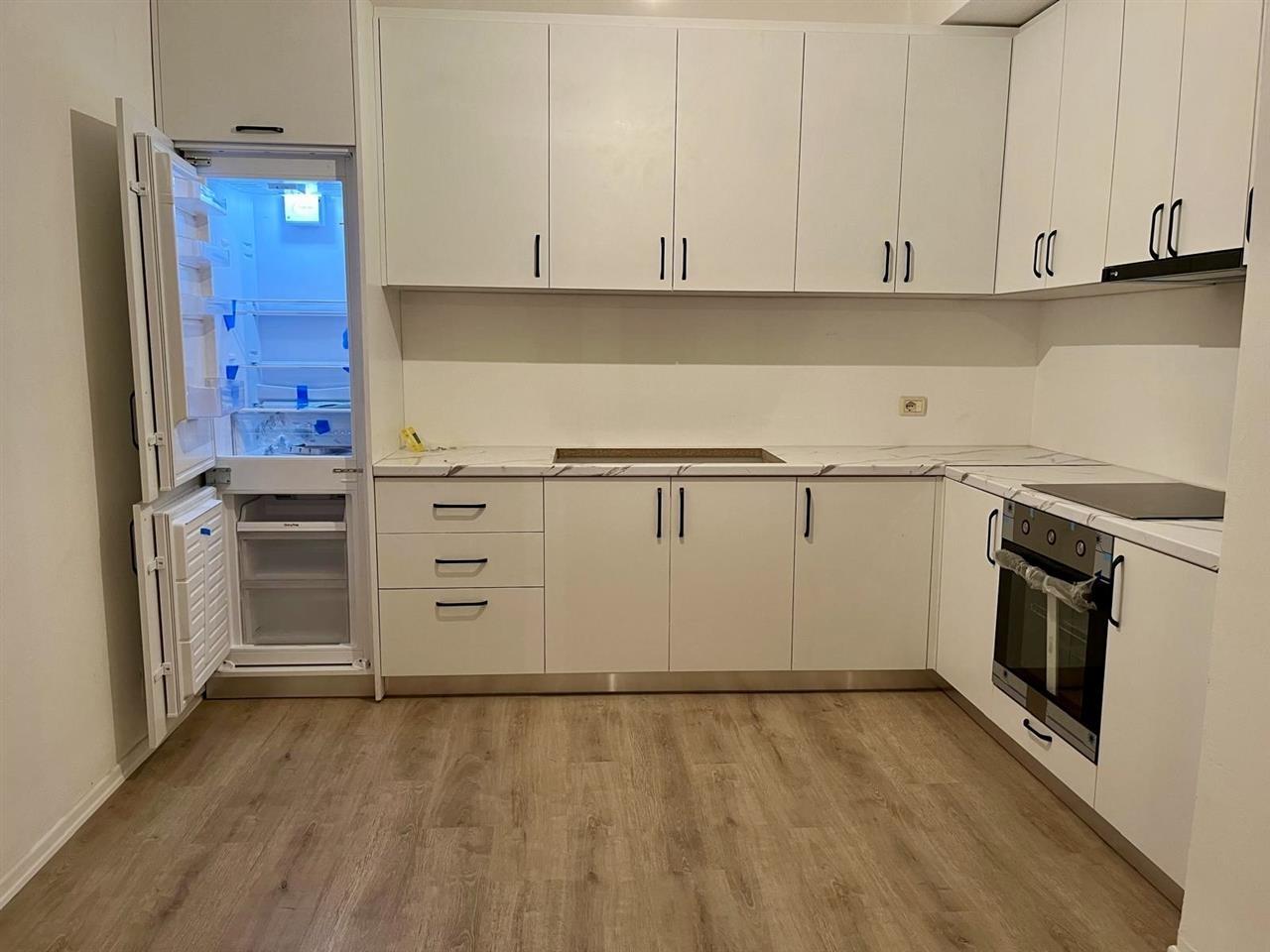 Jepet me qera apartamenti 1+1+ Garderobe +Ballkon