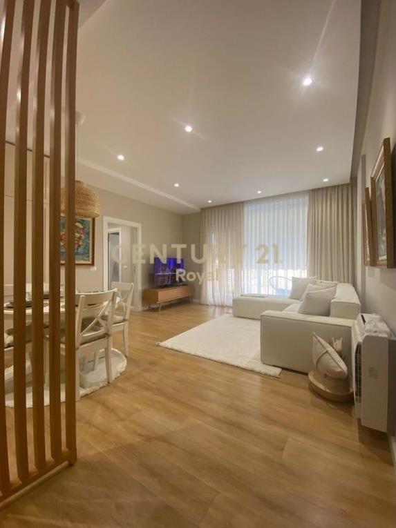 Qira Apartament 2+1+2 | 21 Dhjetori 1200 €