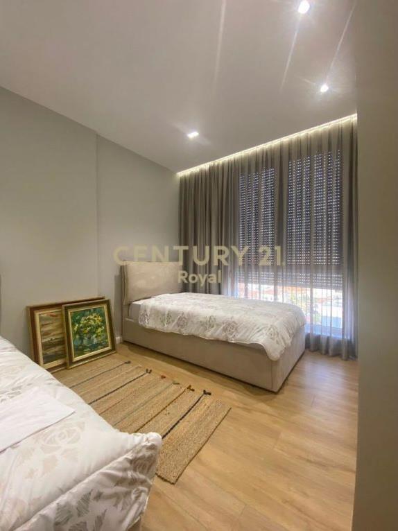 Qira Apartament 2+1+2 | 21 Dhjetori 1200 €